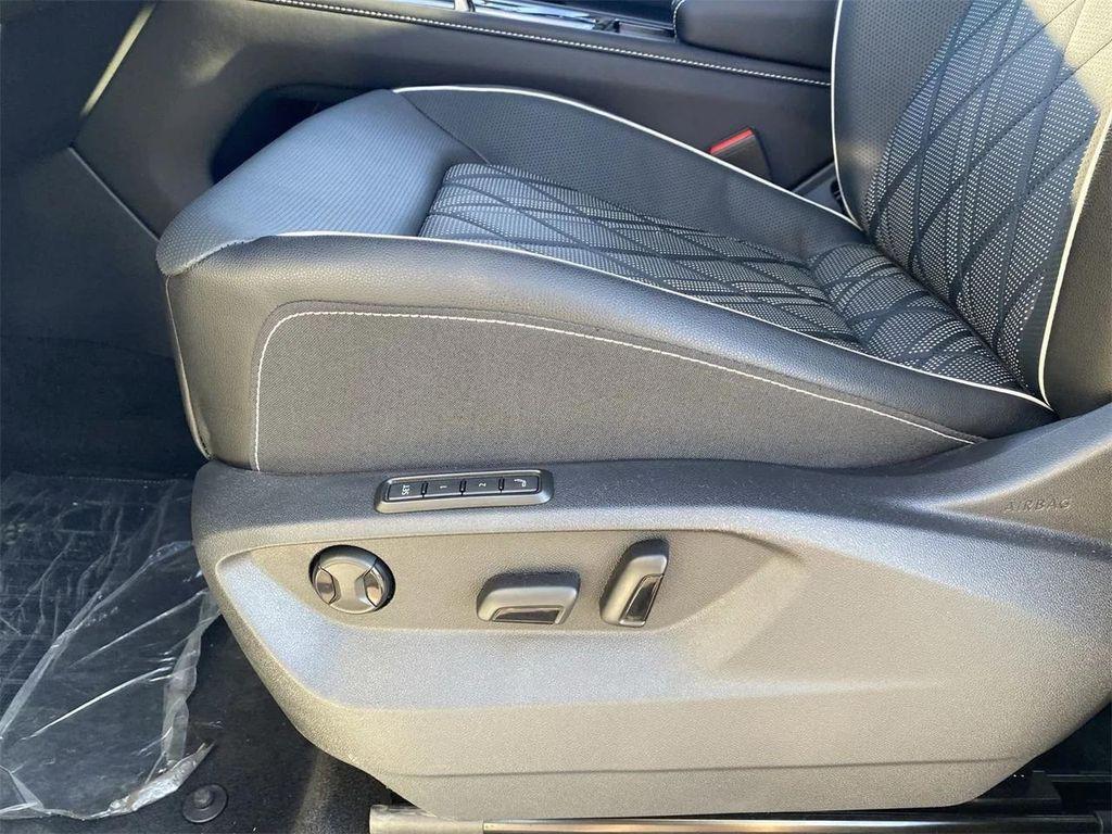 new 2025 Volkswagen Atlas car, priced at $49,614