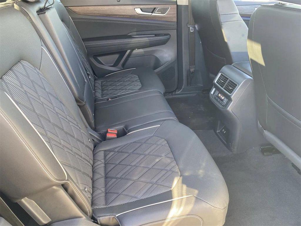 new 2025 Volkswagen Atlas car, priced at $49,614