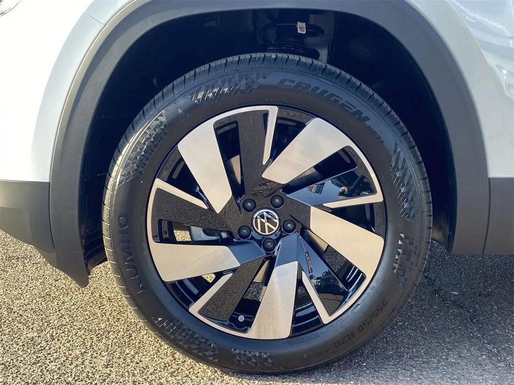new 2026 Volkswagen Atlas Cross Sport car, priced at $44,812