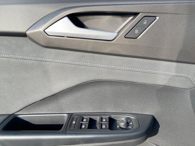 new 2025 Volkswagen Taos car, priced at $31,753