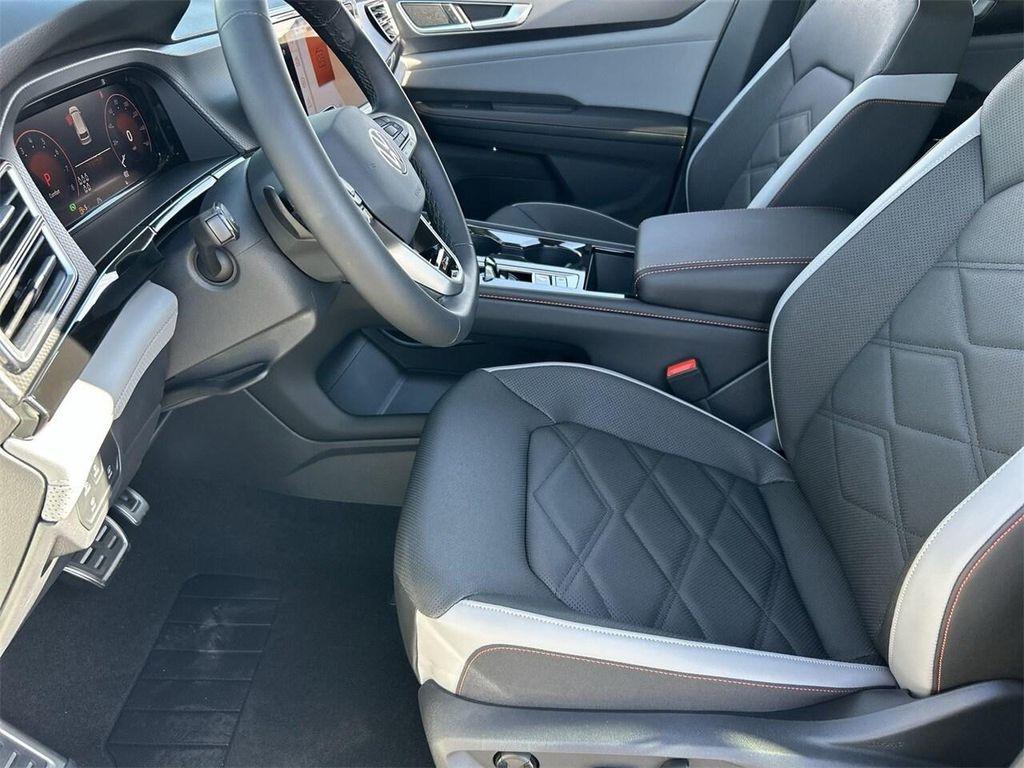 new 2025 Volkswagen Atlas car, priced at $42,573