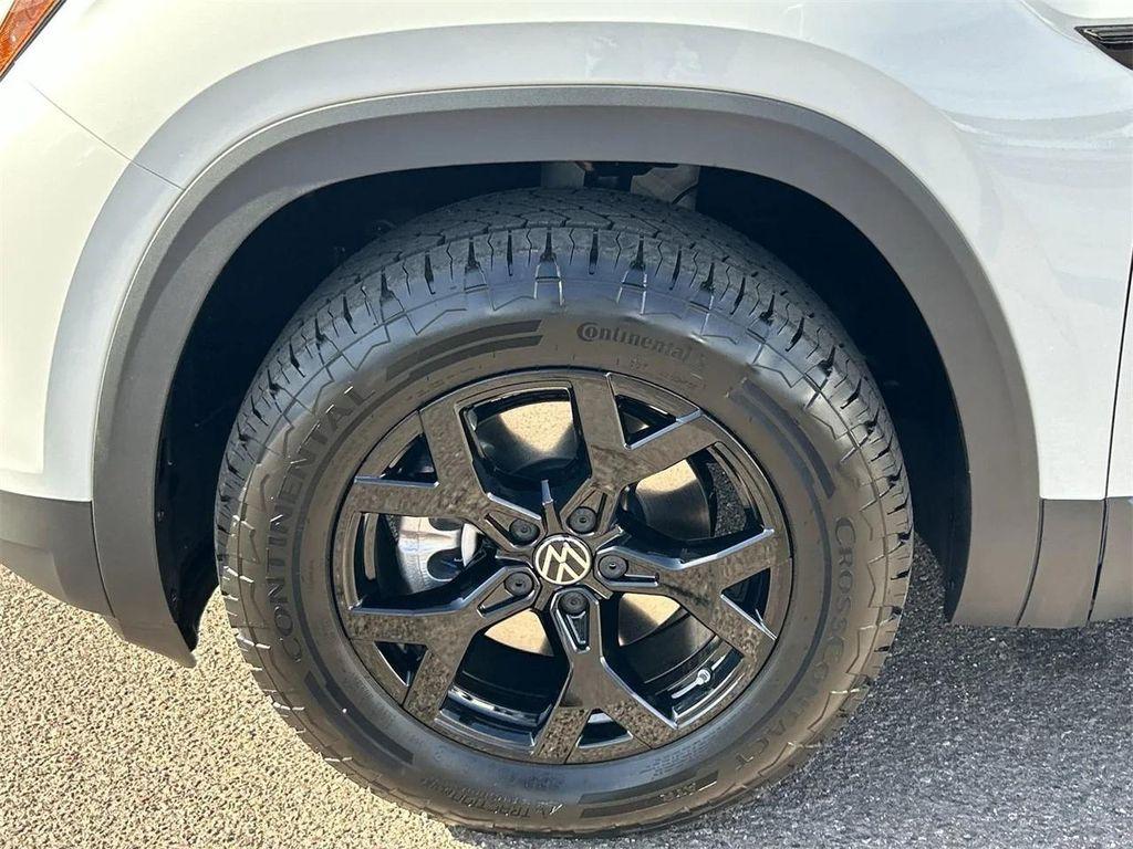 new 2025 Volkswagen Atlas car, priced at $42,573