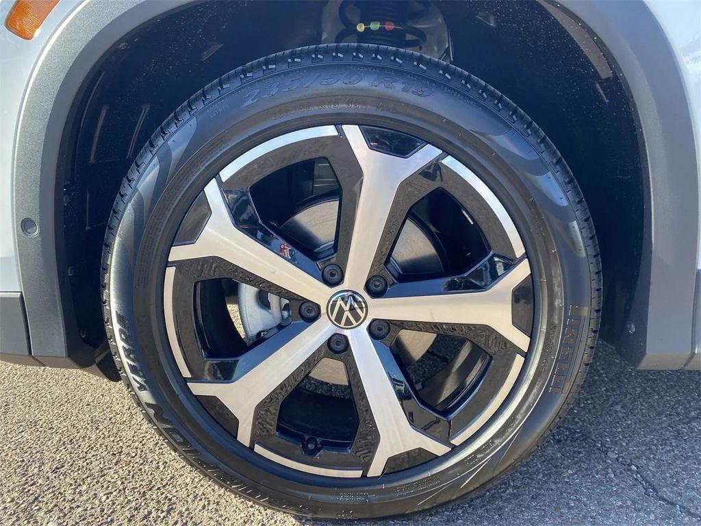 new 2025 Volkswagen Tiguan car, priced at $32,904