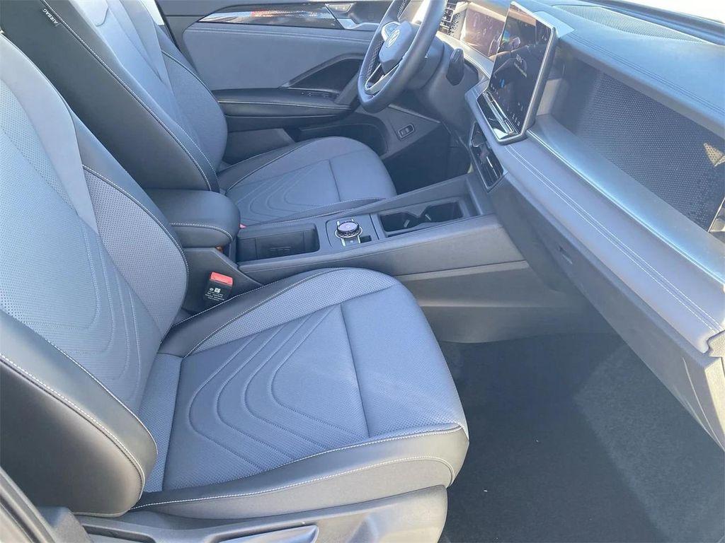 new 2025 Volkswagen Tiguan car, priced at $32,904