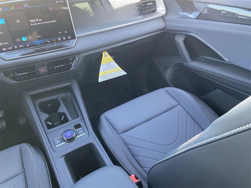 new 2025 Volkswagen Tiguan car, priced at $33,481