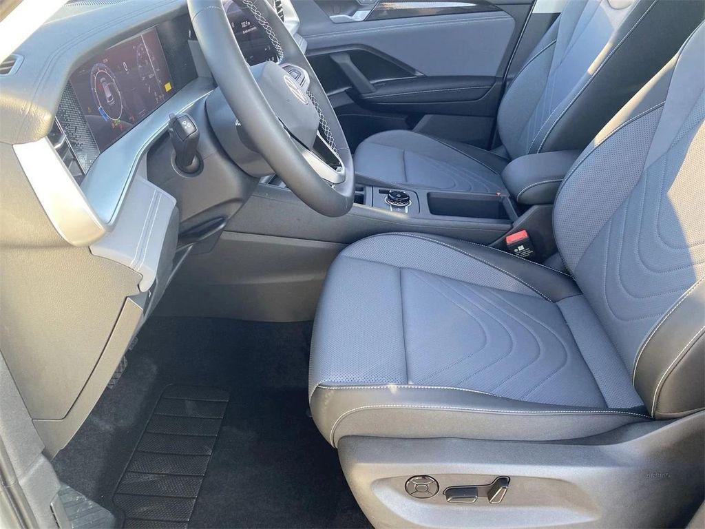 new 2025 Volkswagen Tiguan car, priced at $33,481