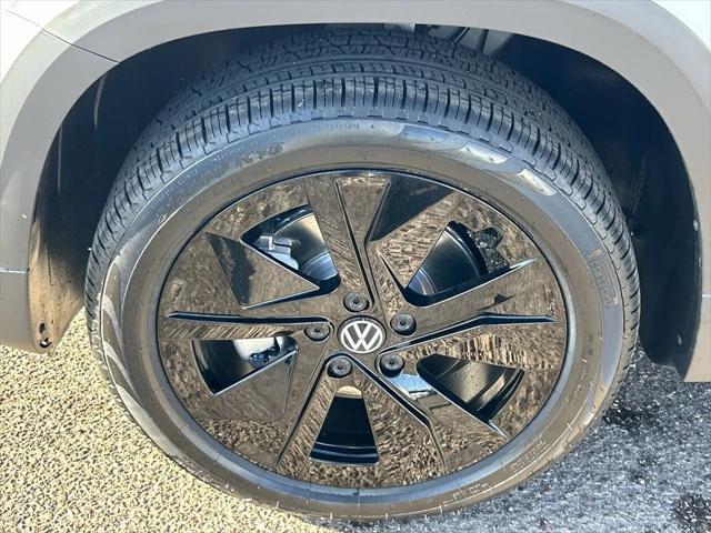 new 2025 Volkswagen Taos car, priced at $30,191