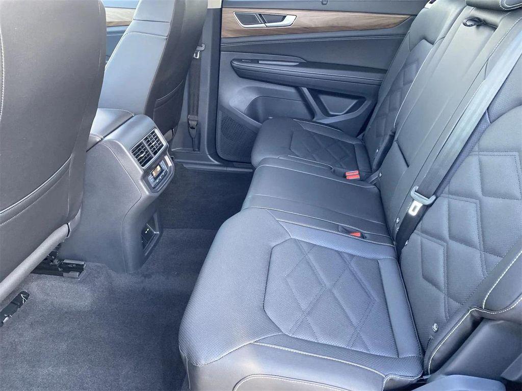 new 2026 Volkswagen Atlas car, priced at $45,869