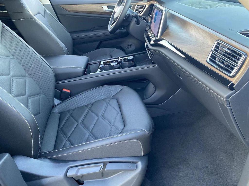 new 2026 Volkswagen Atlas car, priced at $45,869
