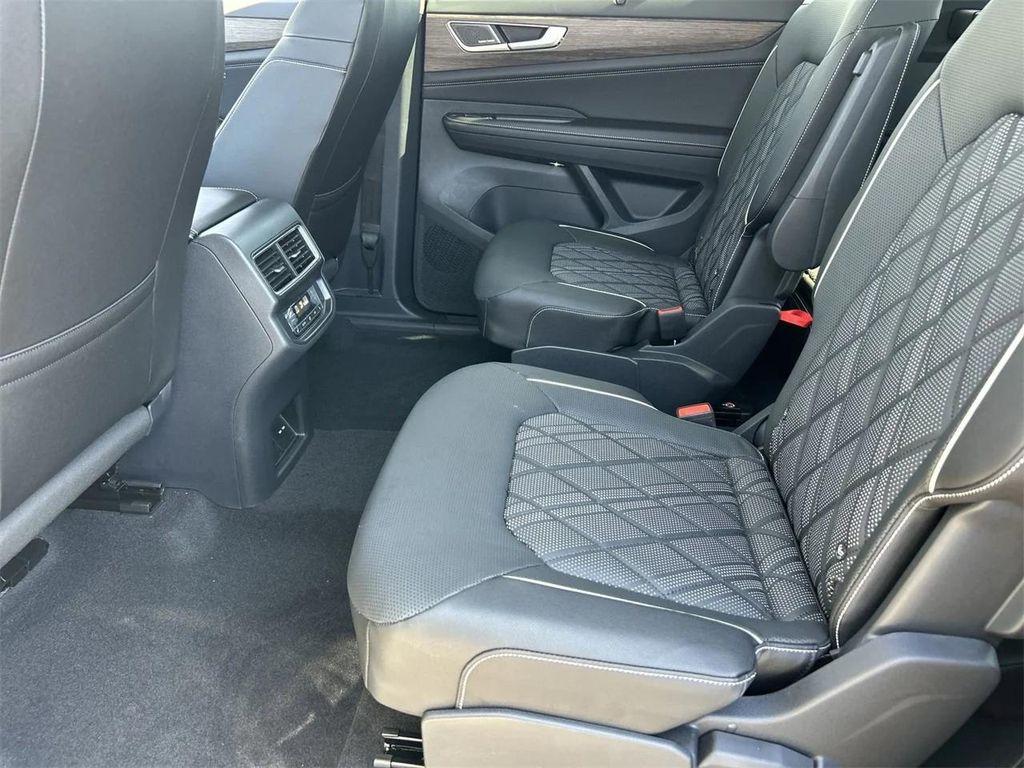 new 2025 Volkswagen Atlas car, priced at $50,440