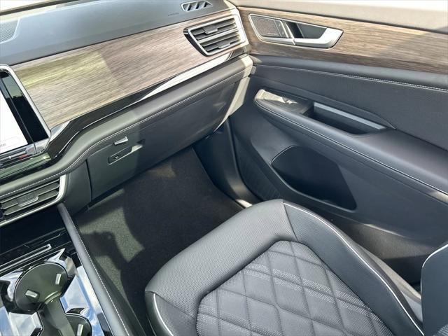 new 2025 Volkswagen Atlas car, priced at $53,439