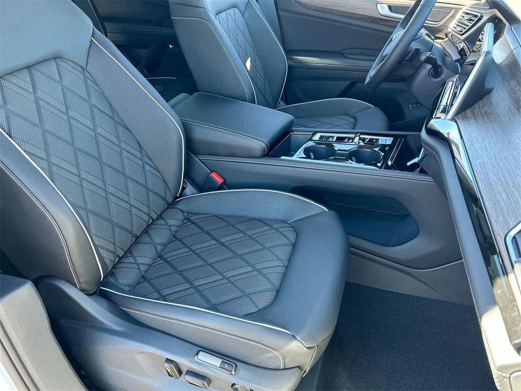 new 2025 Volkswagen Atlas car, priced at $48,592