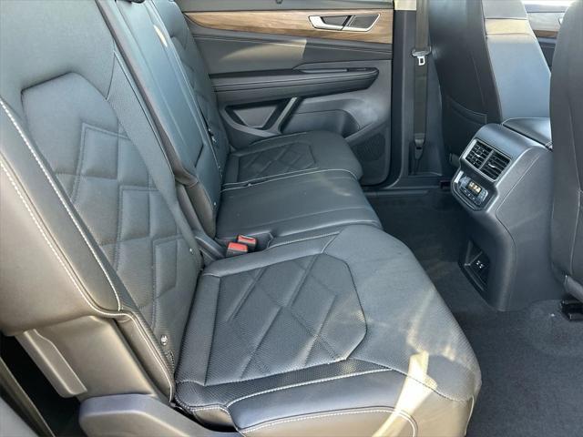 new 2025 Volkswagen Atlas car, priced at $41,087