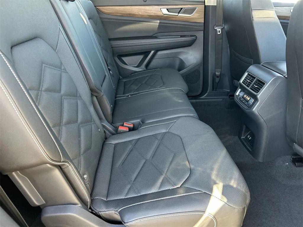 new 2025 Volkswagen Atlas car, priced at $39,346