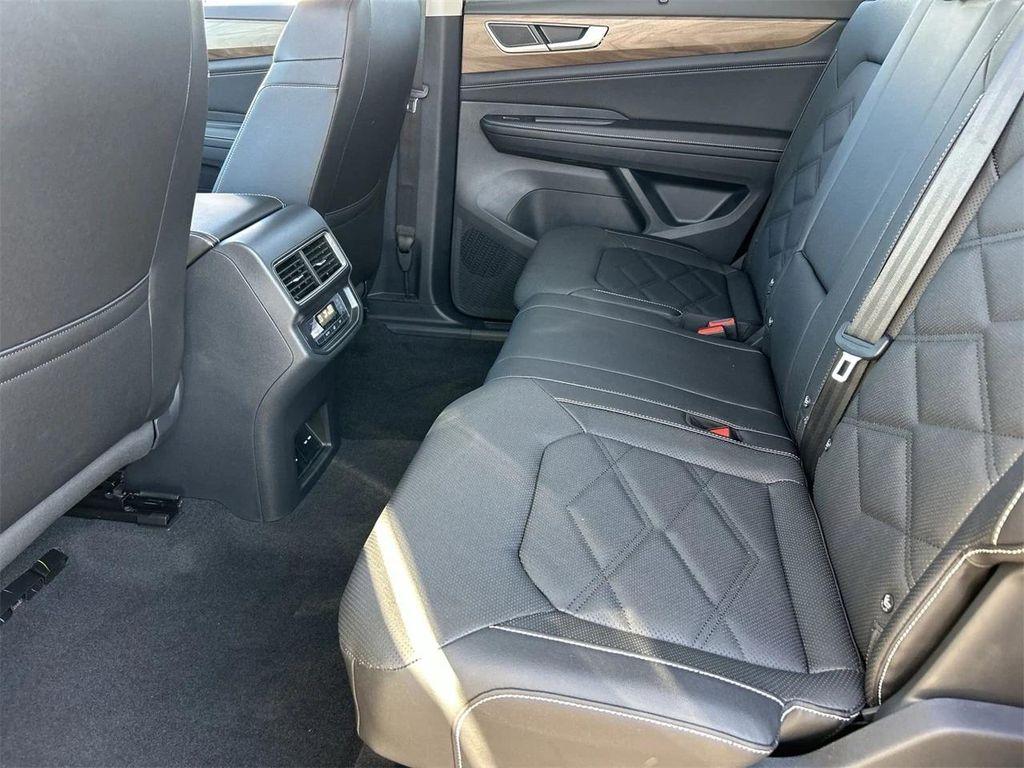 new 2025 Volkswagen Atlas car, priced at $39,346