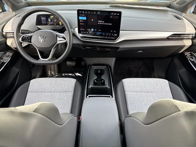 new 2025 Volkswagen ID.4 car, priced at $39,835
