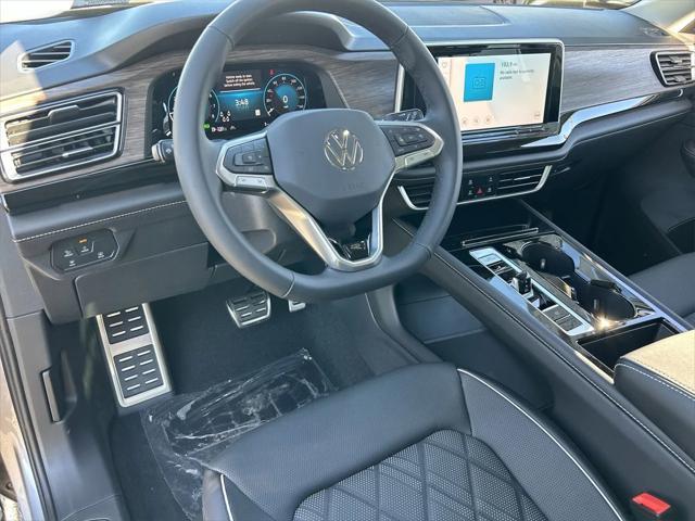 new 2025 Volkswagen Atlas car, priced at $52,439