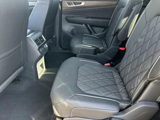new 2025 Volkswagen Atlas car, priced at $52,439