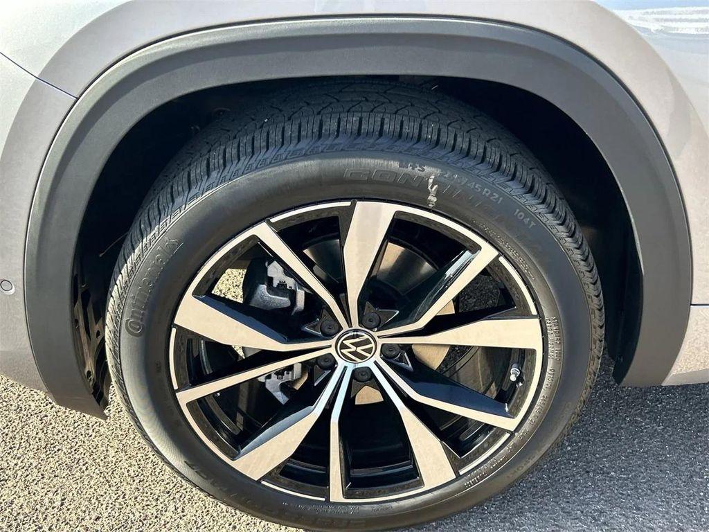 new 2025 Volkswagen Atlas car, priced at $50,003