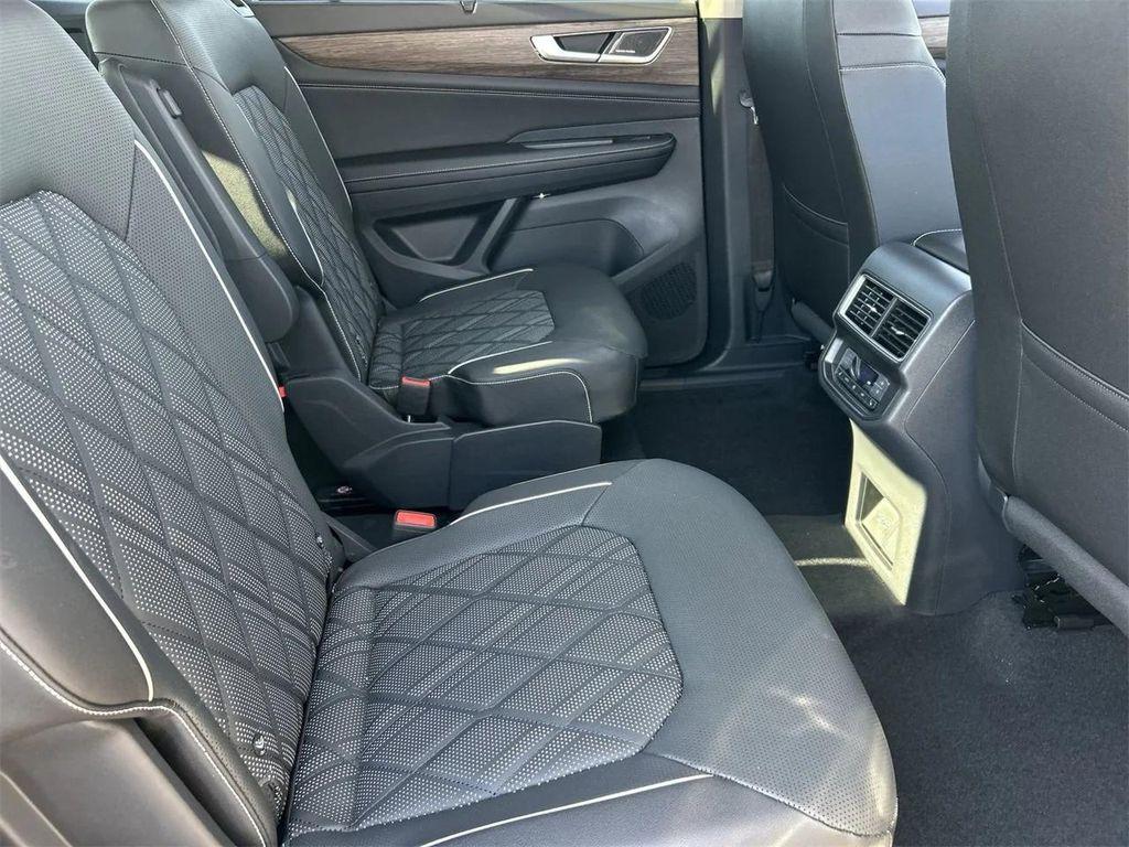 new 2025 Volkswagen Atlas car, priced at $50,003