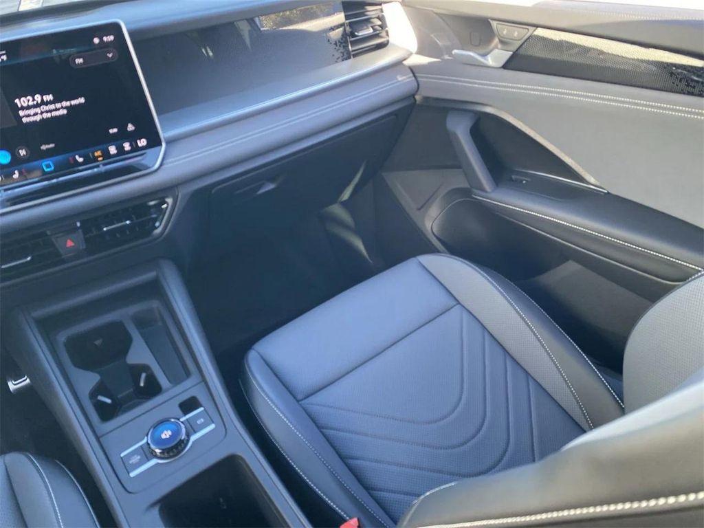 new 2026 Volkswagen Tiguan car, priced at $39,652