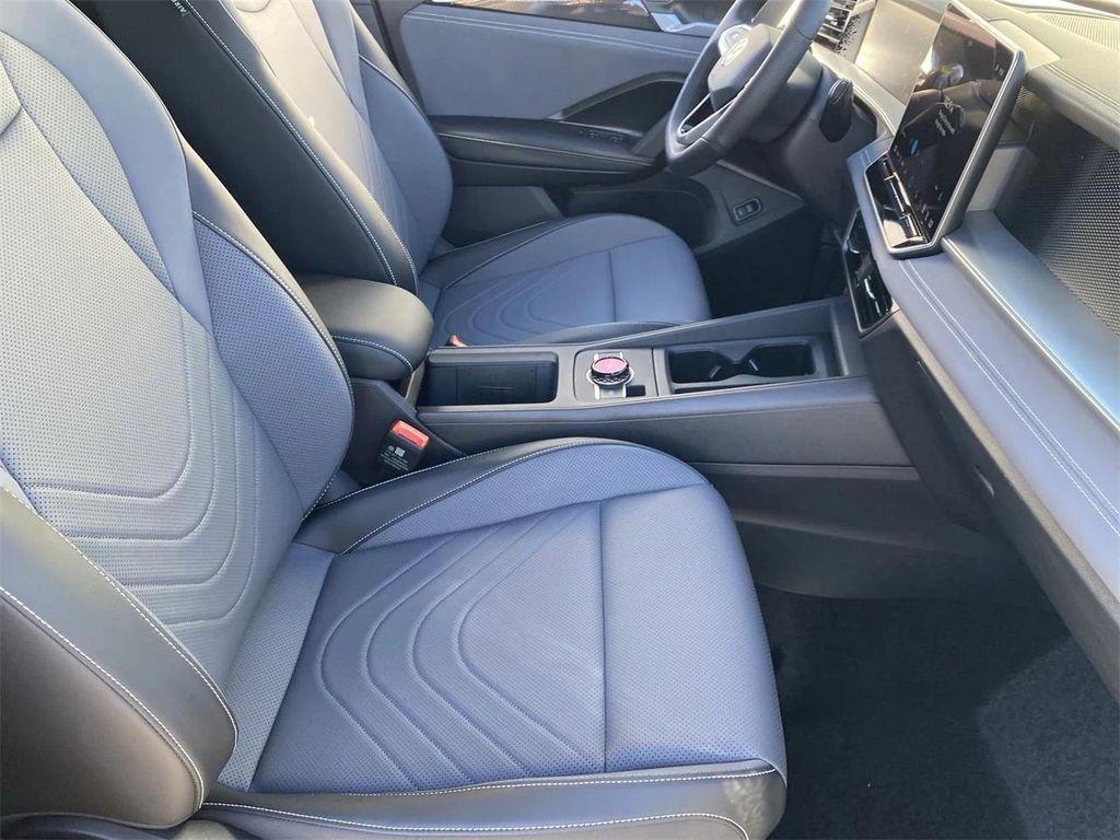 new 2026 Volkswagen Tiguan car, priced at $39,652