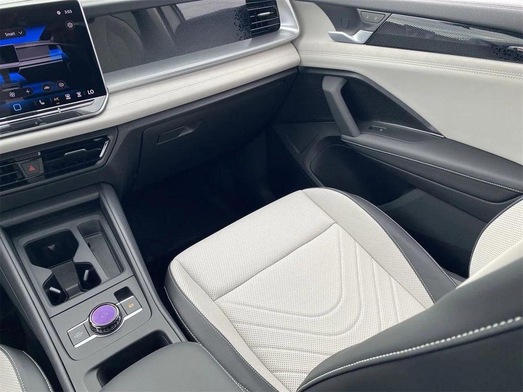 new 2025 Volkswagen Tiguan car, priced at $33,725