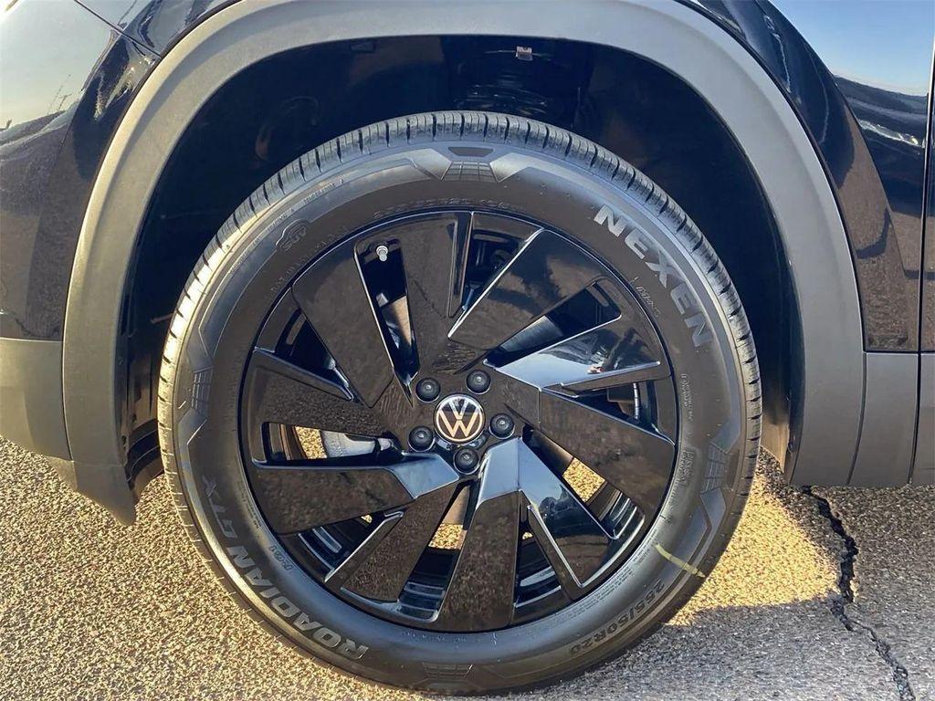 new 2026 Volkswagen Atlas Cross Sport car, priced at $46,152