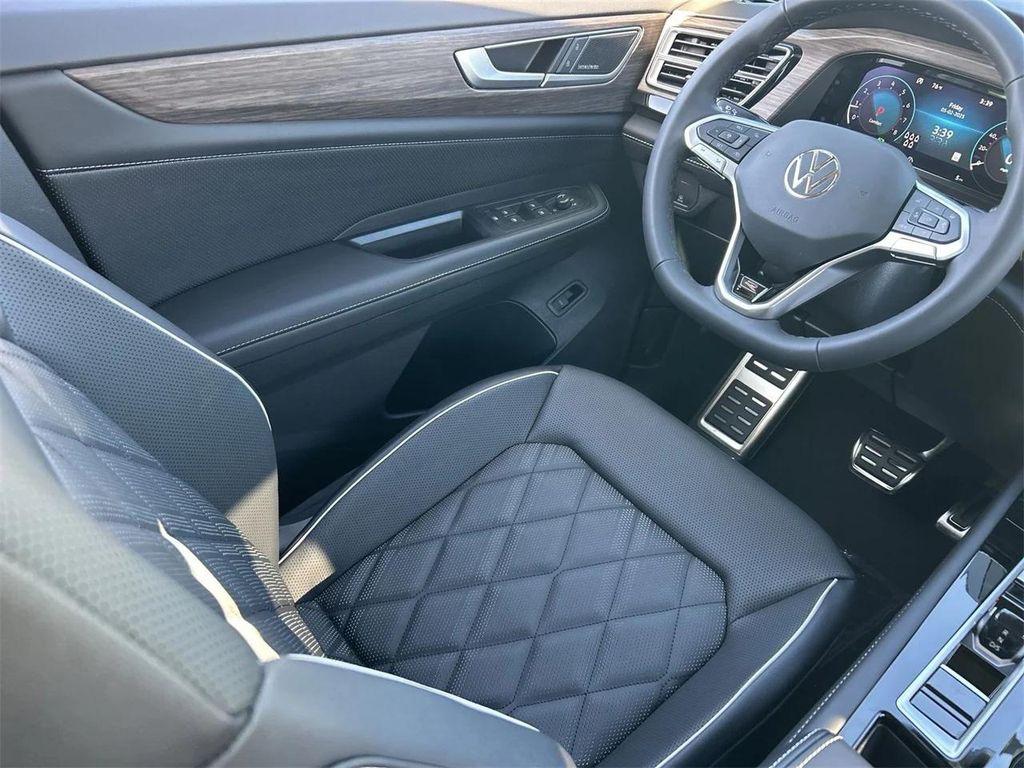 new 2025 Volkswagen Atlas car, priced at $48,592