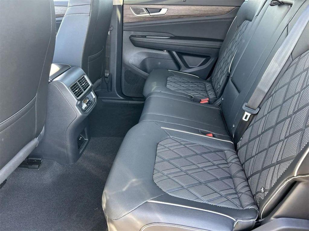 new 2025 Volkswagen Atlas car, priced at $48,592
