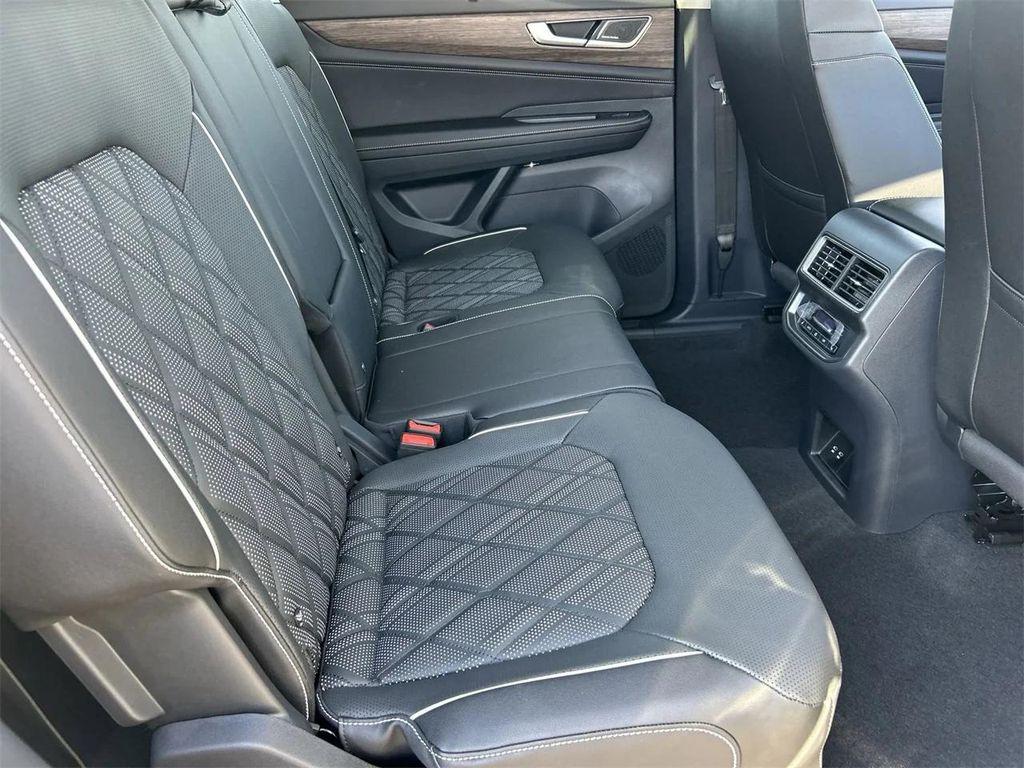 new 2025 Volkswagen Atlas car, priced at $48,592