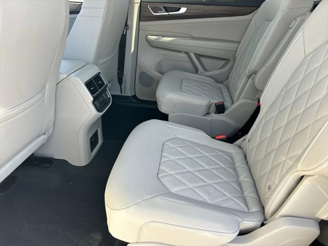 new 2025 Volkswagen Atlas car, priced at $53,894