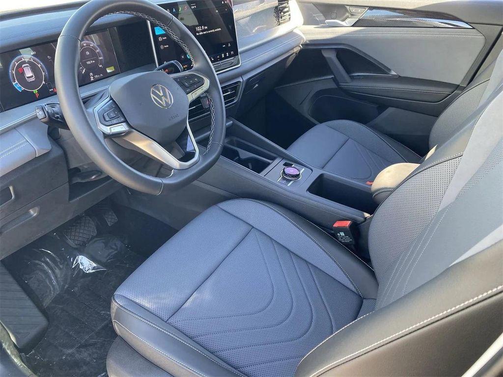 new 2025 Volkswagen Tiguan car, priced at $35,193