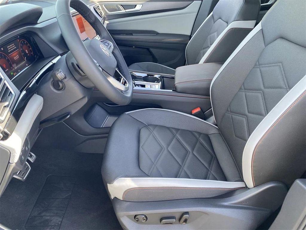 new 2025 Volkswagen Atlas car, priced at $41,323