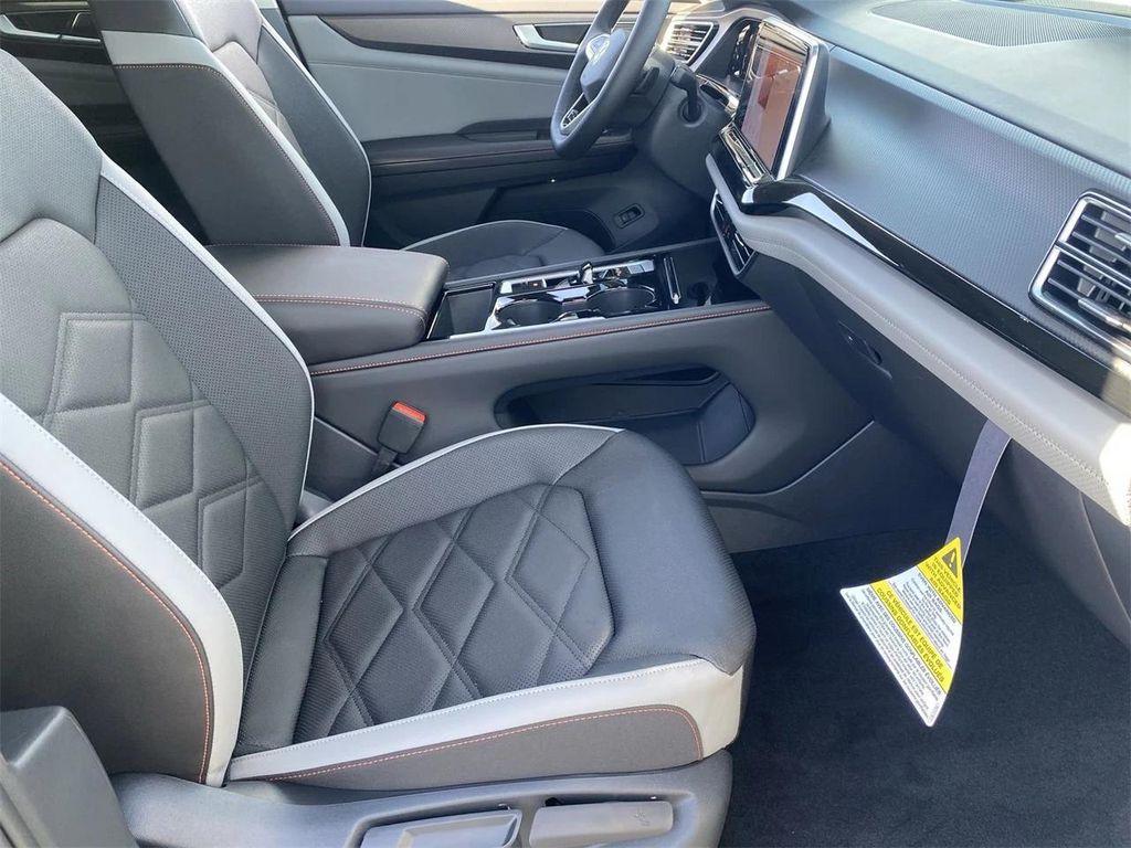 new 2025 Volkswagen Atlas car, priced at $41,323