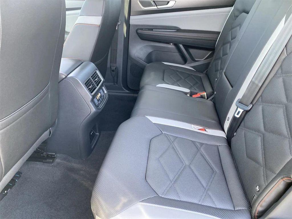 new 2025 Volkswagen Atlas car, priced at $41,323