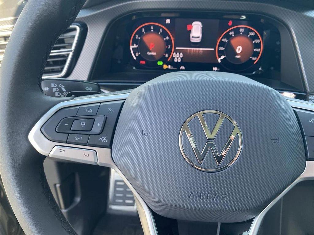 new 2025 Volkswagen Atlas car, priced at $41,323