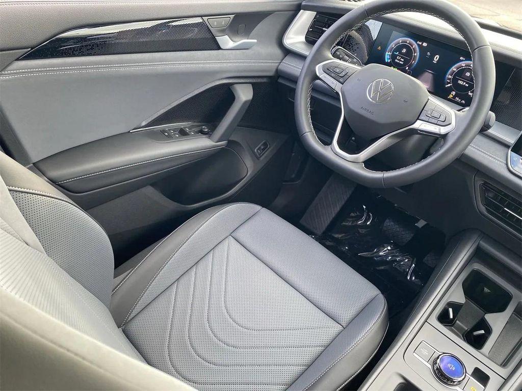 new 2025 Volkswagen Tiguan car, priced at $33,619