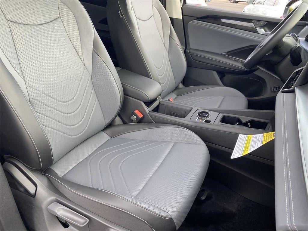 new 2025 Volkswagen Tiguan car, priced at $33,619