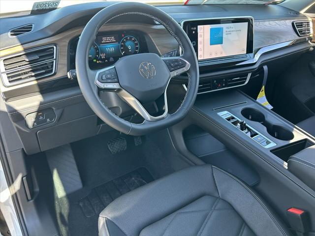 new 2025 Volkswagen Atlas car, priced at $35,704