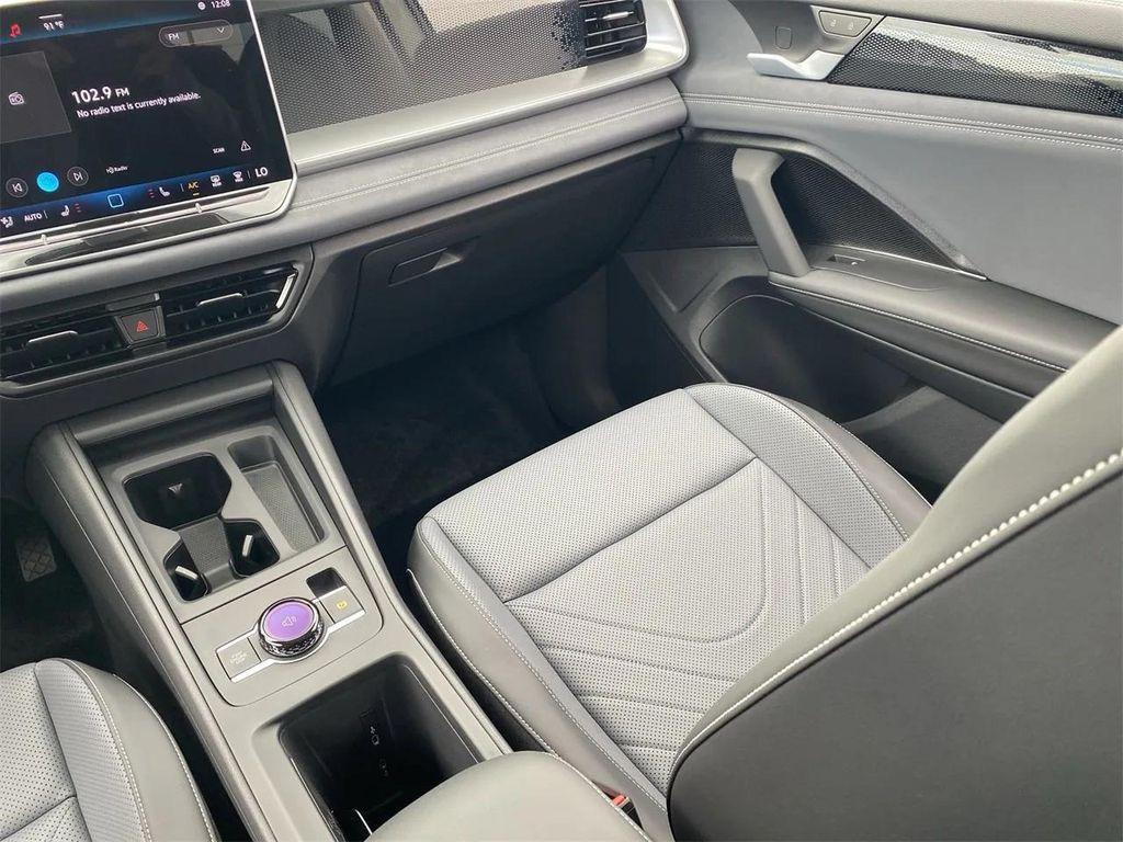 new 2025 Volkswagen Tiguan car, priced at $34,225