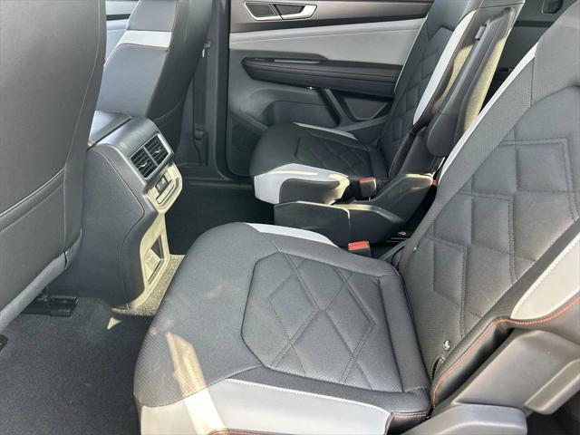 new 2025 Volkswagen Atlas car, priced at $46,254