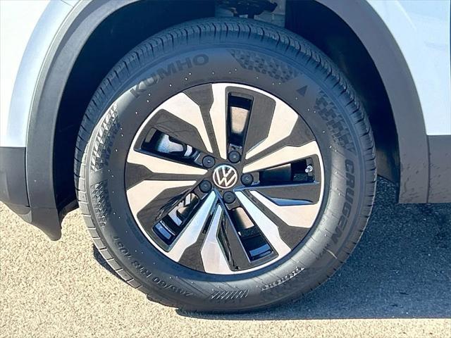 new 2025 Volkswagen Atlas car, priced at $37,204