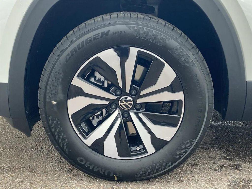 new 2026 Volkswagen Atlas Cross Sport car, priced at $40,026