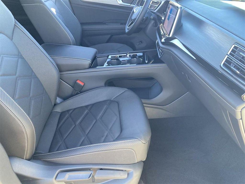 new 2026 Volkswagen Atlas Cross Sport car, priced at $46,607