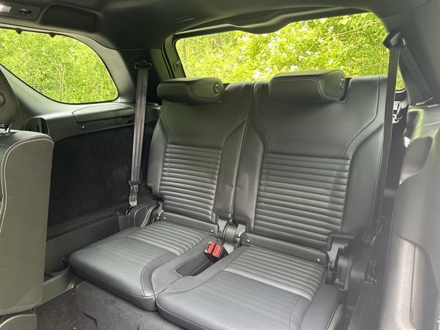 used 2024 Land Rover Discovery car, priced at $59,700