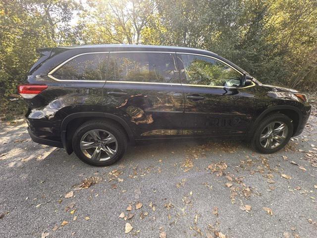 used 2017 Toyota Highlander car, priced at $23,500