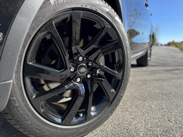 new 2025 Land Rover Discovery car, priced at $69,093