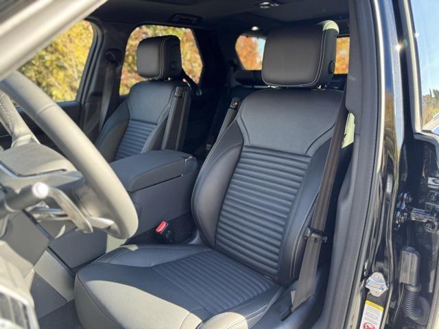 new 2025 Land Rover Discovery car, priced at $69,093