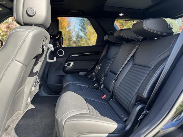 new 2025 Land Rover Discovery car, priced at $69,093